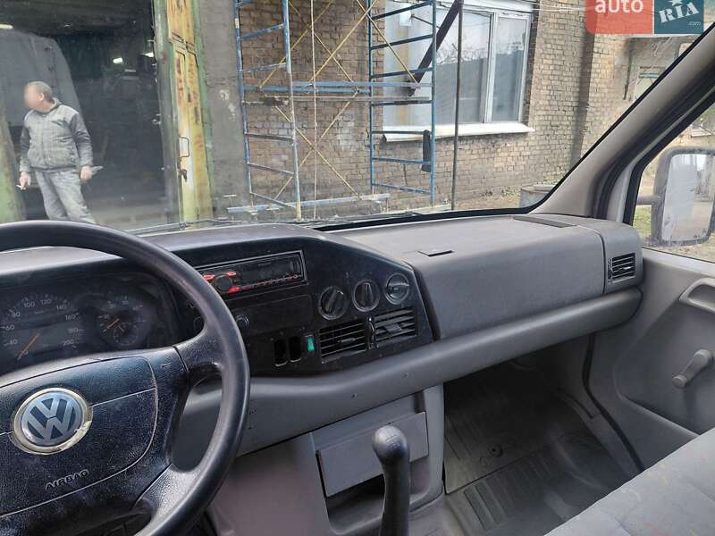 Вантажний фургон Volkswagen LT 2004 в Жовтих Водах