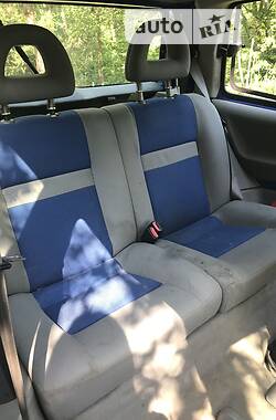 Хэтчбек Volkswagen Lupo 2000 в 