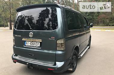 Минивэн Volkswagen Multivan 2006 в Буче