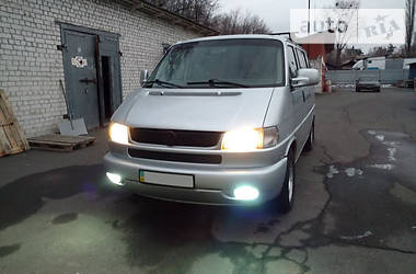 Грузопассажирский фургон Volkswagen Multivan 2003 в Киеве