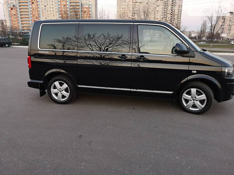 Минивэн Volkswagen Multivan 2013 в Киеве