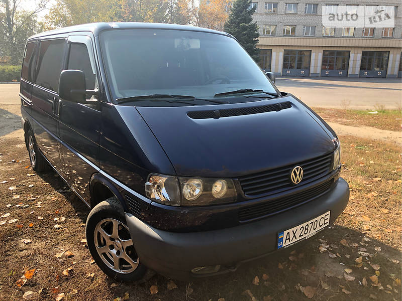 Вантажопасажирський фургон Volkswagen Multivan 2000 в Харкові