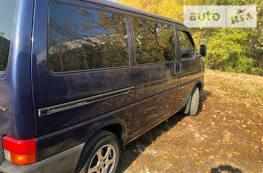 Вантажопасажирський фургон Volkswagen Multivan 2000 в Харкові