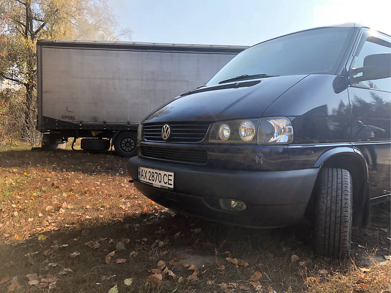 Вантажопасажирський фургон Volkswagen Multivan 2000 в Харкові
