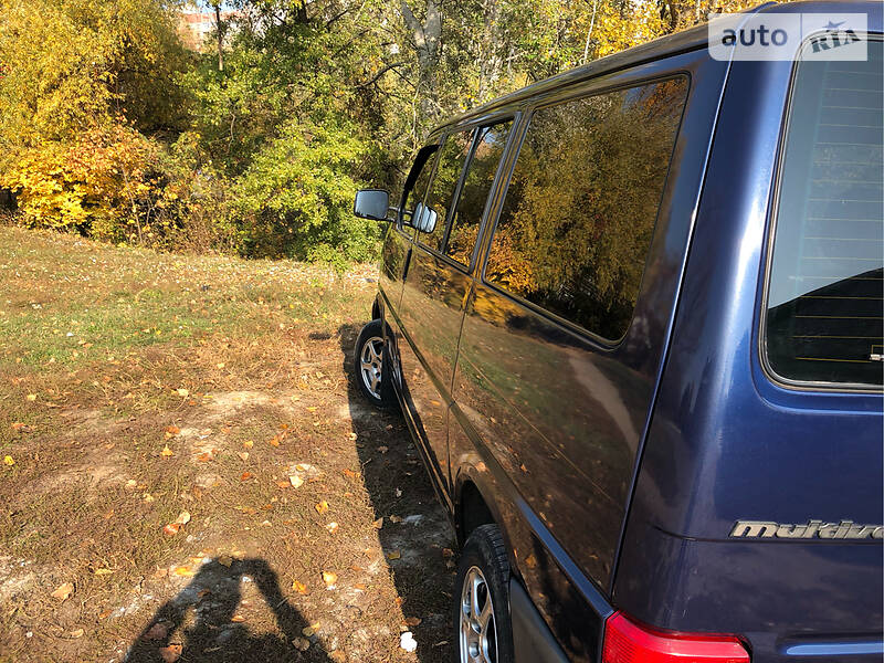 Вантажопасажирський фургон Volkswagen Multivan 2000 в Харкові