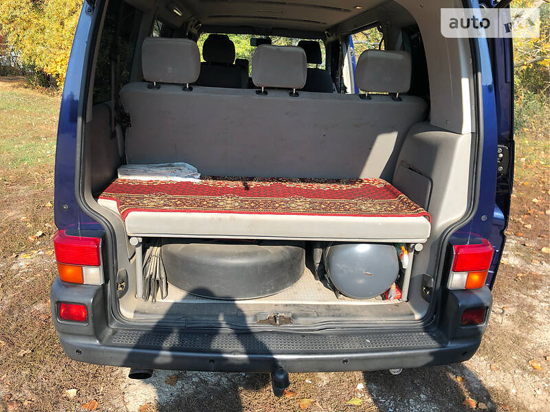 Вантажопасажирський фургон Volkswagen Multivan 2000 в Харкові