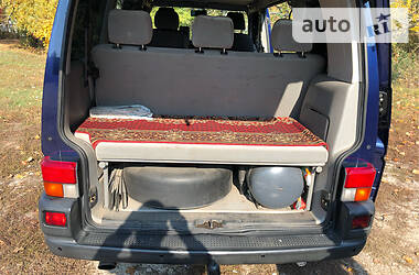 Грузопассажирский фургон Volkswagen Multivan 2000 в 