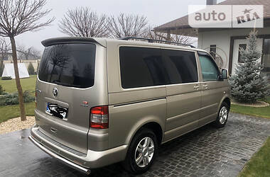 Мінівен Volkswagen Multivan 2009 в 