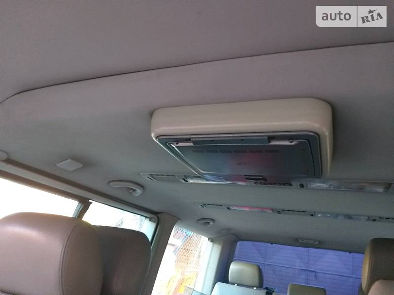 Вантажопасажирський фургон Volkswagen Multivan 2006 в Харкові