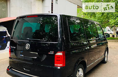 Минивэн Volkswagen Multivan 2016 в 