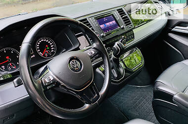 Минивэн Volkswagen Multivan 2016 в 