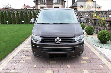 Минивэн Volkswagen Multivan 2010 в 