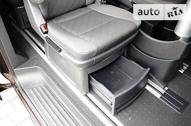 Минивэн Volkswagen Multivan 2010 в 