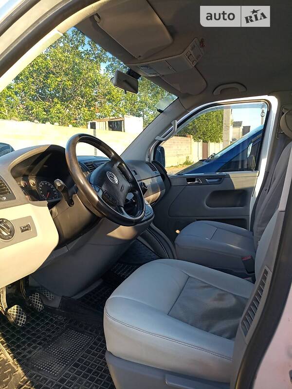 Мінівен Volkswagen Multivan 2004 в Одесі
