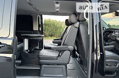 Минивэн Volkswagen Multivan 2020 в 