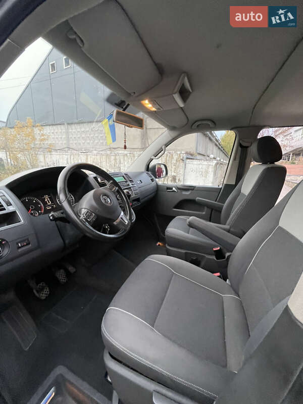Мінівен Volkswagen Multivan 2012 в Києві