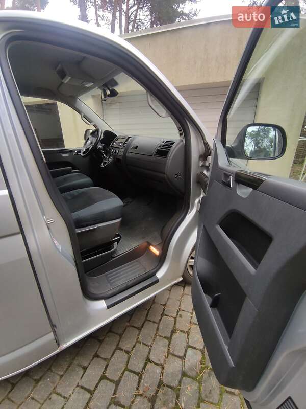 Мінівен Volkswagen Multivan 2010 в Харкові