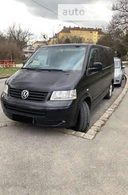 Минивэн Volkswagen Multivan 2006 в 