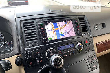 Минивэн Volkswagen Multivan 2006 в 