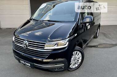 Минивэн Volkswagen Multivan 2023 в 