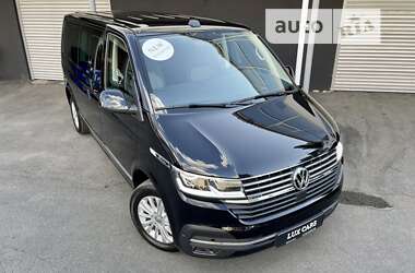 Минивэн Volkswagen Multivan 2023 в 