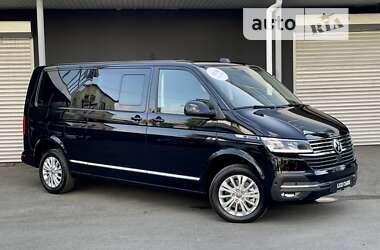 Минивэн Volkswagen Multivan 2023 в 