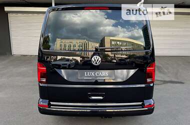 Минивэн Volkswagen Multivan 2023 в 