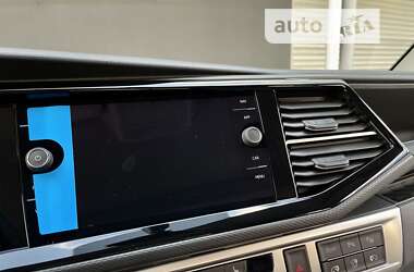 Минивэн Volkswagen Multivan 2023 в 