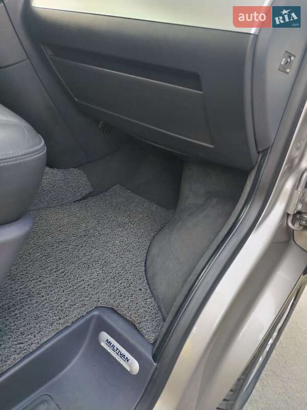 Мінівен Volkswagen Multivan 2012 в Луцьку