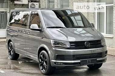 Мінівен Volkswagen Multivan 2017 в 