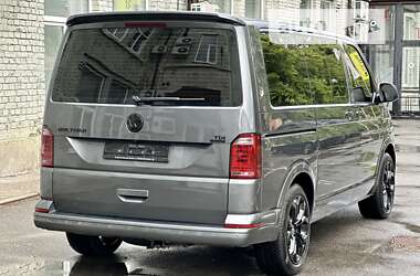 Мінівен Volkswagen Multivan 2017 в 