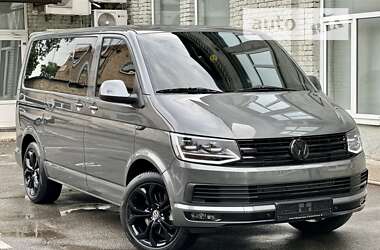 Минивэн Volkswagen Multivan 2017 в Киеве