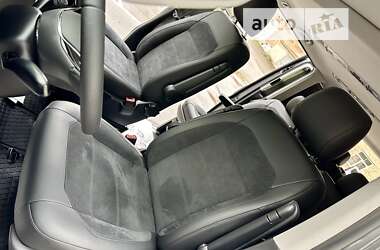 Мінівен Volkswagen Multivan 2017 в 