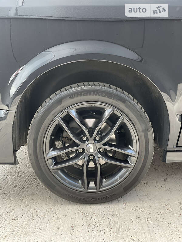 Мінівен Volkswagen Multivan 2019 в Києві