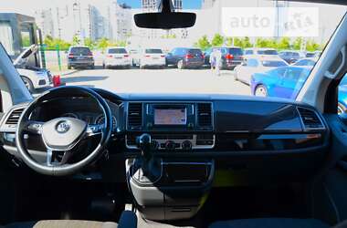 Минивэн Volkswagen Multivan 2017 в 