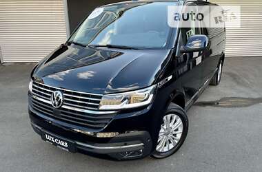 Минивэн Volkswagen Multivan 2023 в 