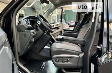 Минивэн Volkswagen Multivan 2023 в 
