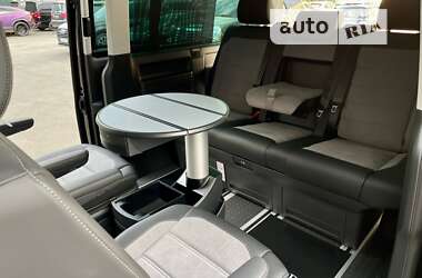 Минивэн Volkswagen Multivan 2023 в 