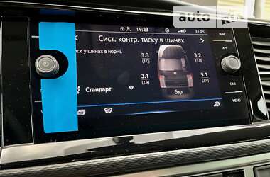 Минивэн Volkswagen Multivan 2023 в 
