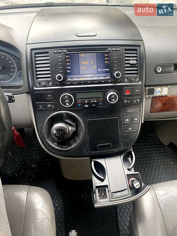 Минивэн Volkswagen Multivan 2005 в Житомире