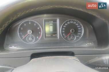Минивэн Volkswagen Multivan 2012 в 