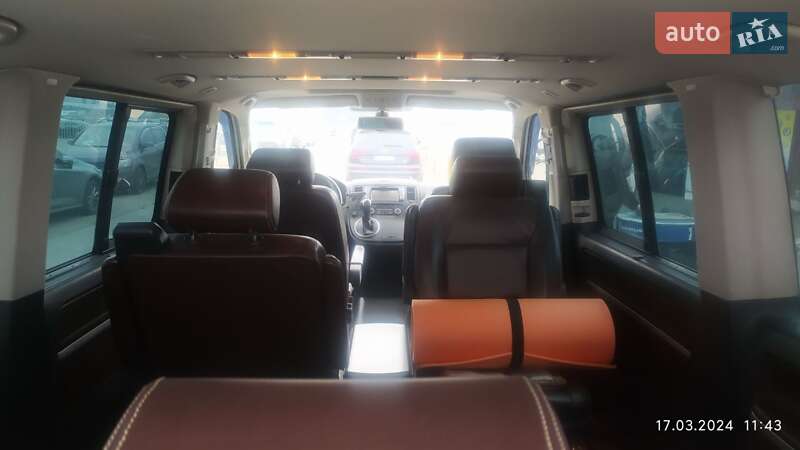 Минивэн Volkswagen Multivan 2012 в Киеве