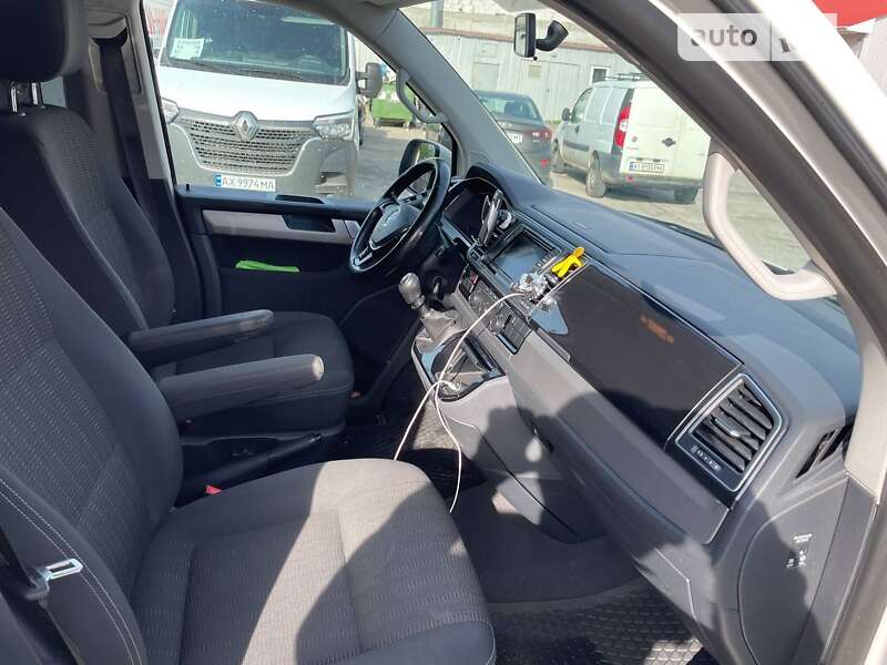 Минивэн Volkswagen Multivan 2017 в Киеве