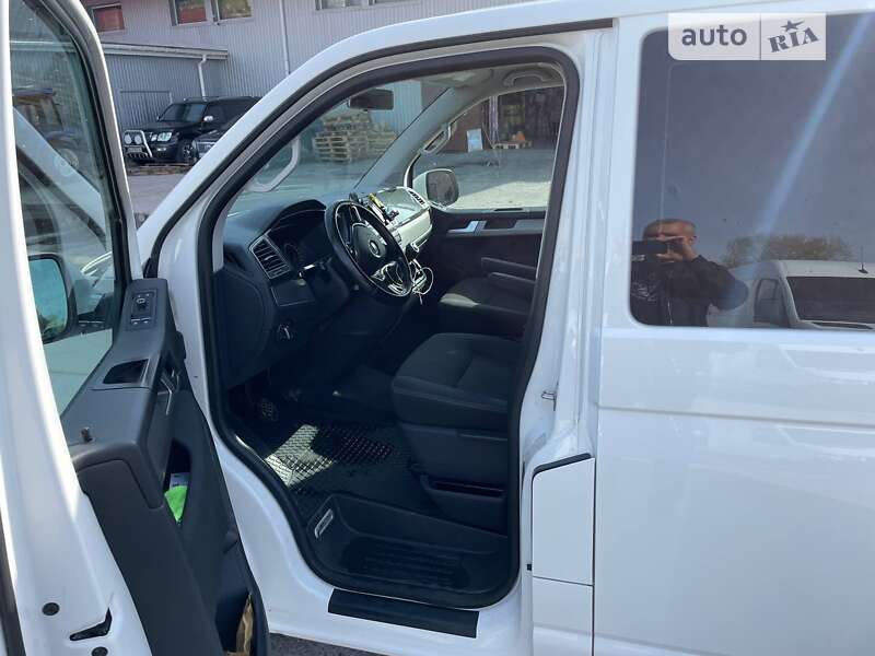 Минивэн Volkswagen Multivan 2017 в Киеве