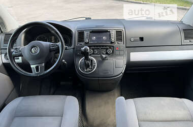 Мінівен Volkswagen Multivan 2011 в Дніпрі