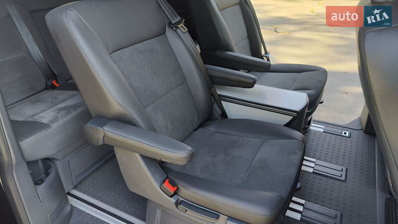 Минивэн Volkswagen Multivan 2015 в Киеве