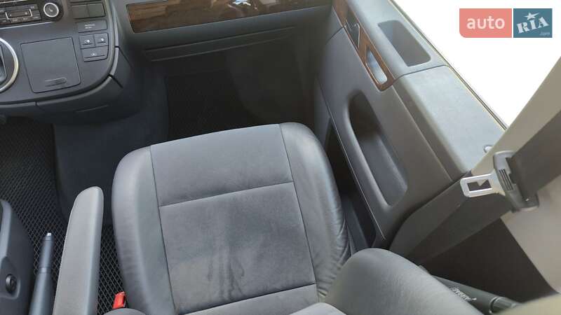 Минивэн Volkswagen Multivan 2015 в Киеве фото 27 Минивэн Volkswagen Multivan 2015 в Киеве