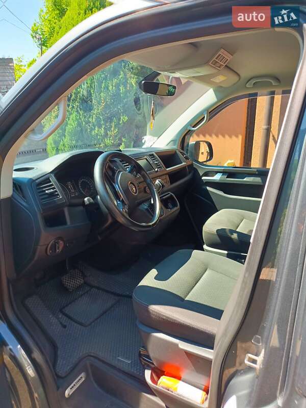Минивэн Volkswagen Multivan 2017 в Мироновке фото 10 Минивэн Volkswagen Multivan 2017 в Мироновке