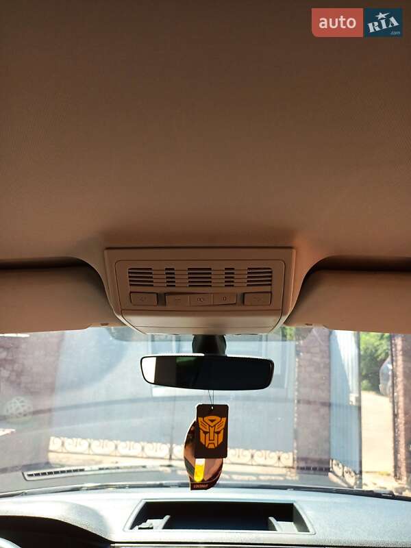 Минивэн Volkswagen Multivan 2017 в Мироновке фото 11 Минивэн Volkswagen Multivan 2017 в Мироновке