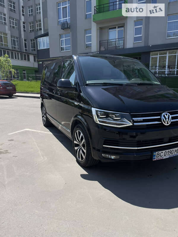 Минивэн Volkswagen Multivan 2016 в Львове